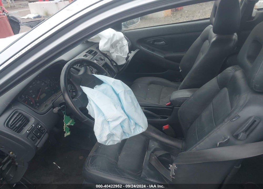 2002 HONDA ACCORD CPE EX/EX W/LEATHER VIN: 1HGCG325X2A002226