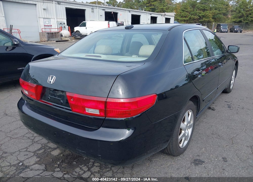 2005 HONDA ACCORD 3.0 EX VIN: 1HGCM66515A063957