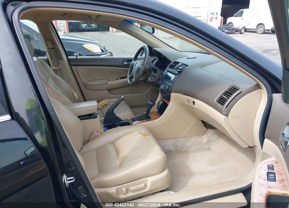 2005 HONDA ACCORD 3.0 EX VIN: 1HGCM66515A063957