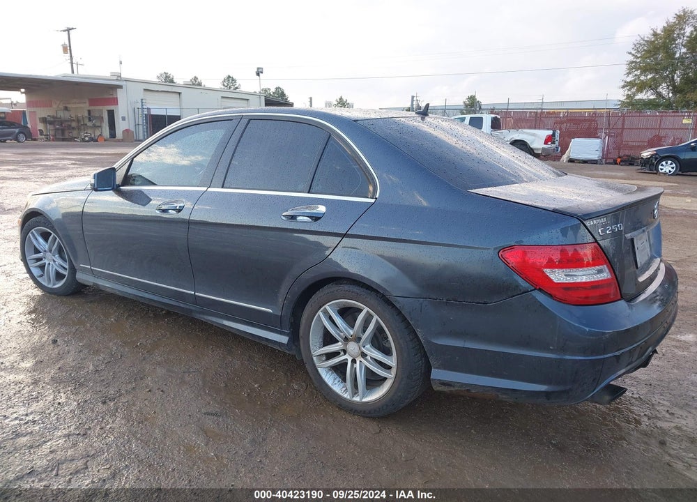 2014 MERCEDES-BENZ C 250 LUXURY/SPORT VIN: WDDGF4HB8ER320010