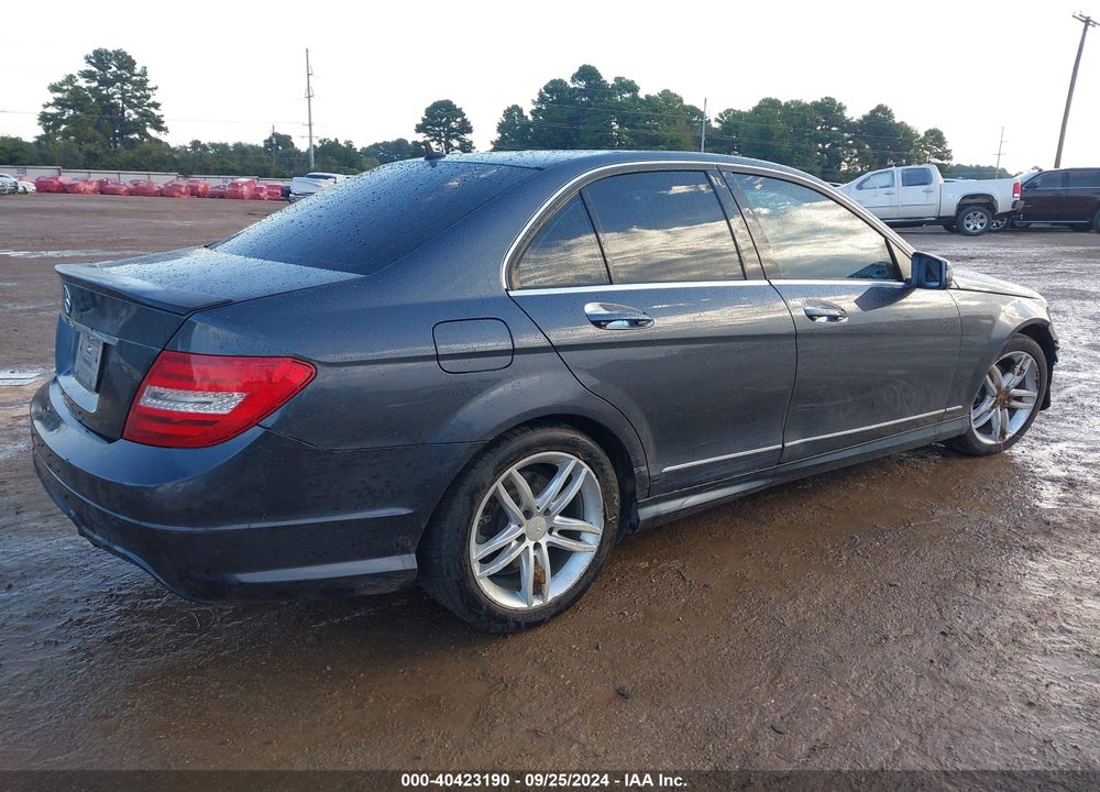 2014 MERCEDES-BENZ C 250 LUXURY/SPORT VIN: WDDGF4HB8ER320010