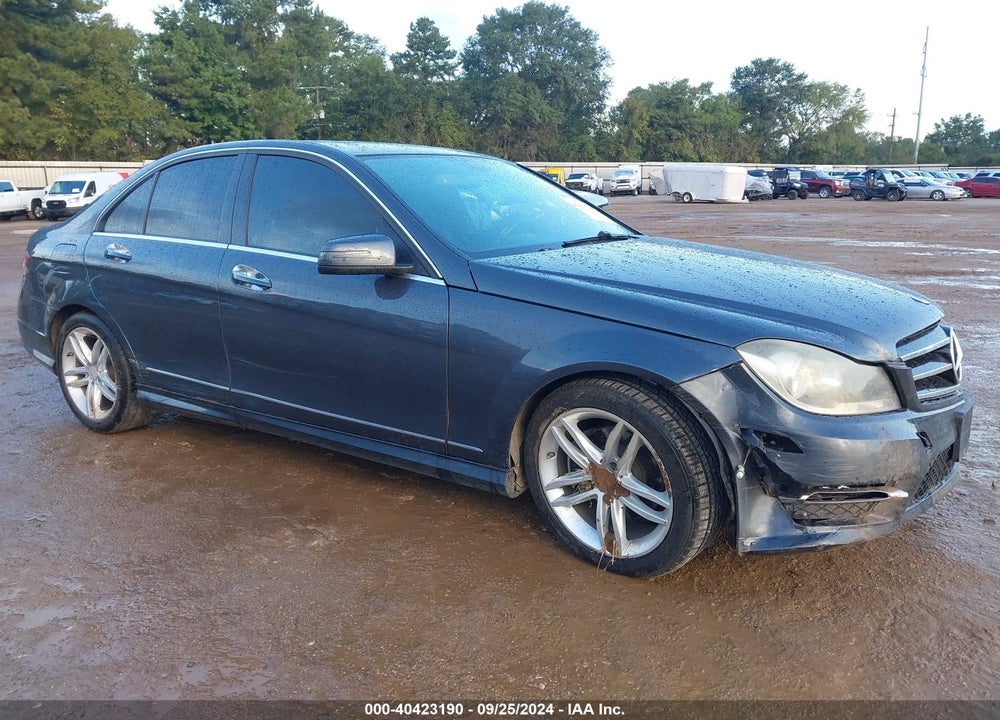 2014 MERCEDES-BENZ C 250 LUXURY/SPORT VIN: WDDGF4HB8ER320010