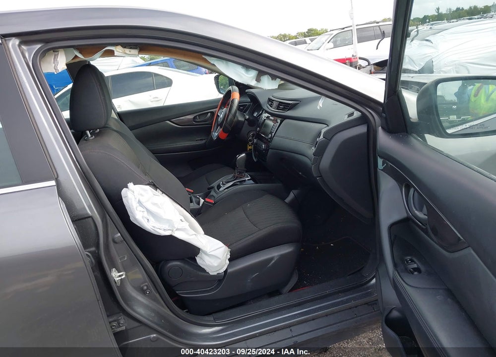 2019 NISSAN ROGUE VIN: 5N1AT2MV4KC812251