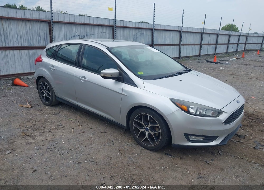 2017 FORD FOCUS SEL VIN: 1FADP3M2XHL227965
