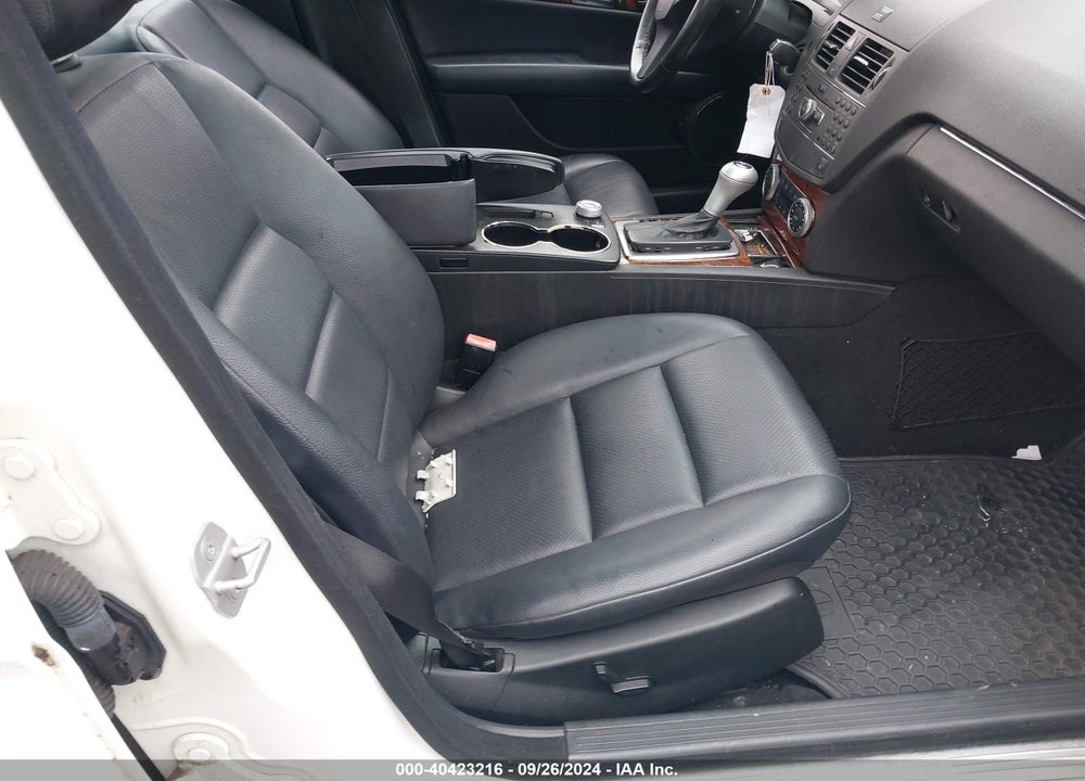2010 MERCEDES-BENZ C 300 VIN: WDDGF8BB7AR116308