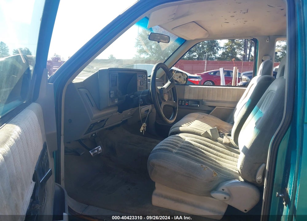 1994 CHEVROLET GMT-400 C1500 VIN: 2GCEC19K1R1321747