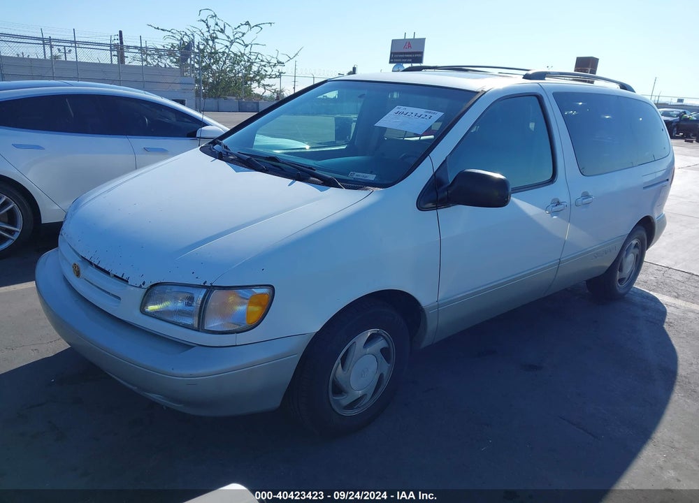 1999 TOYOTA SIENNA XLE VIN: 4T3ZF13C3XU097606