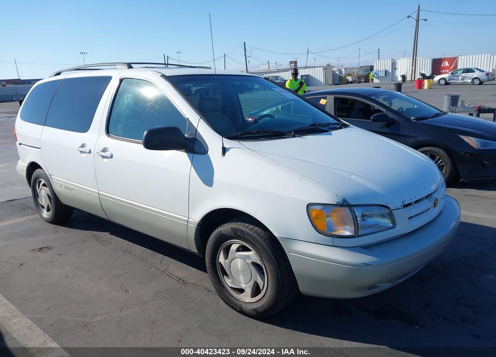 1999 TOYOTA SIENNA XLE VIN: 4T3ZF13C3XU097606