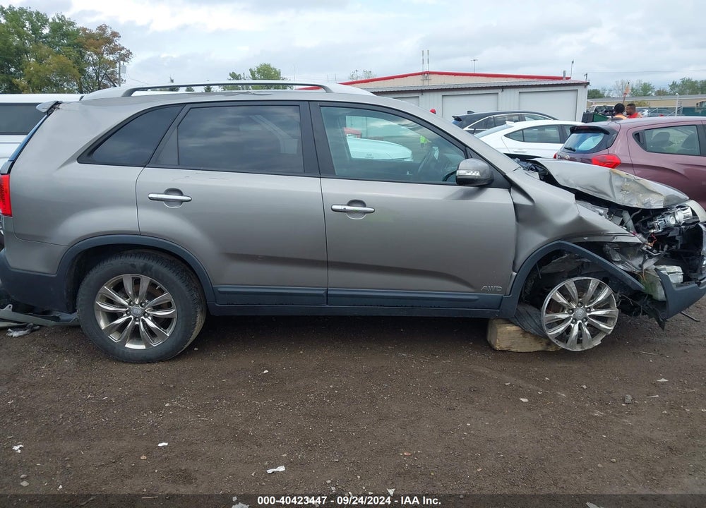 2011 KIA SORENTO EX V6 VIN: 5XYKUDA21BG060774