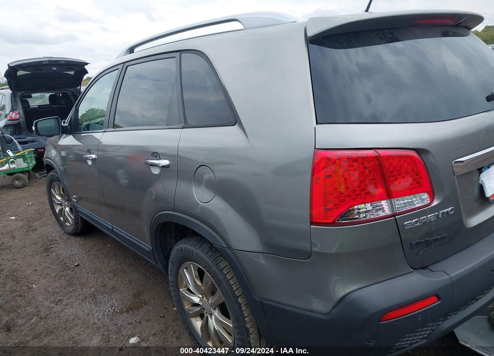2011 KIA SORENTO EX V6 VIN: 5XYKUDA21BG060774