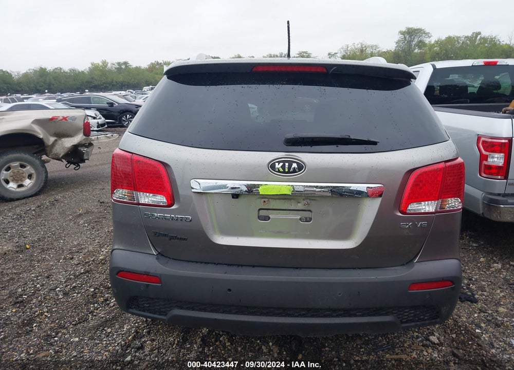 2011 KIA SORENTO EX V6 VIN: 5XYKUDA21BG060774