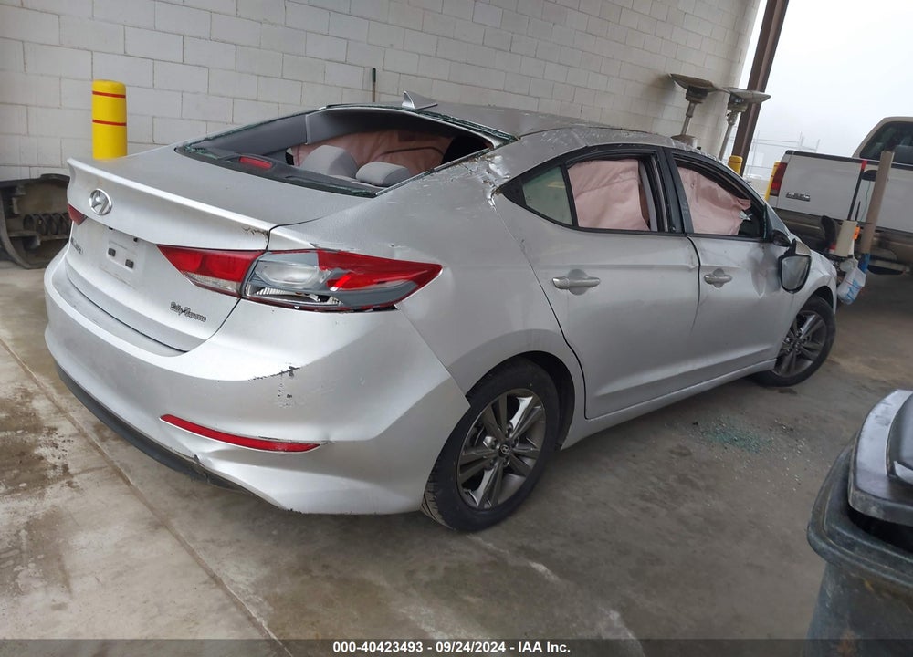 2018 HYUNDAI ELANTRA SEL VIN: 5NPD84LF2JH370646
