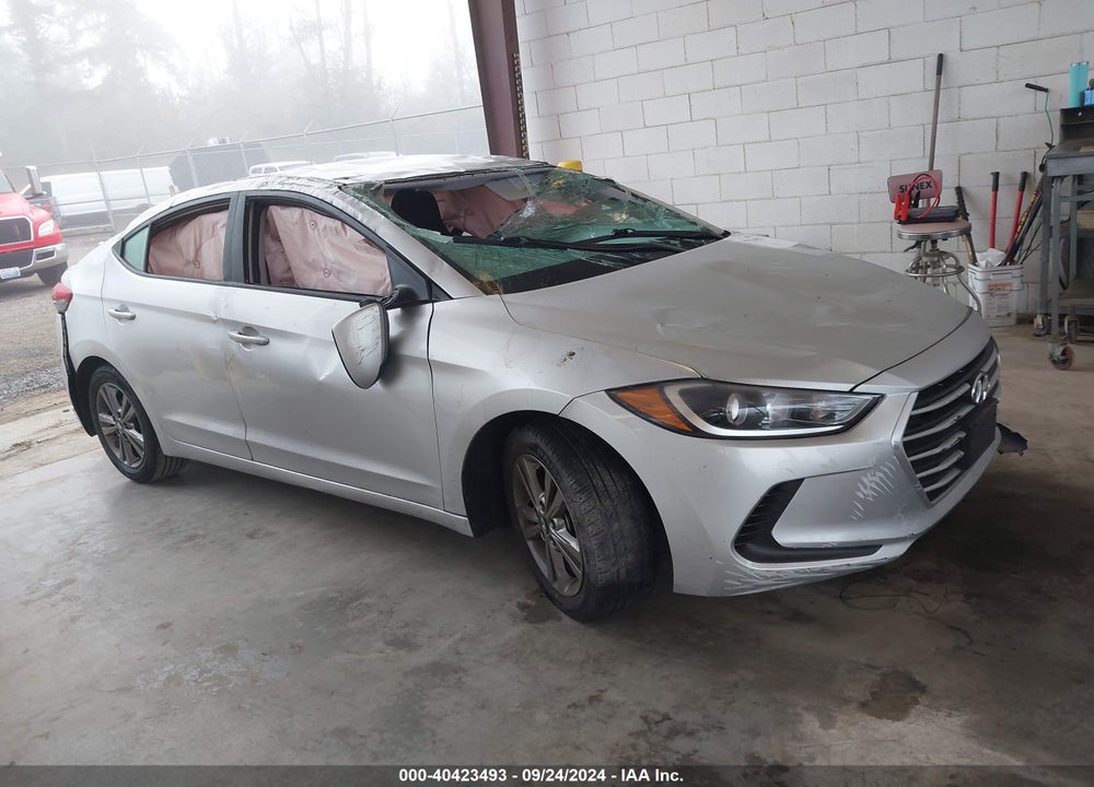 2018 HYUNDAI ELANTRA SEL VIN: 5NPD84LF2JH370646