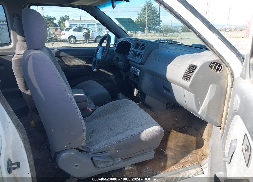 2000 NISSAN FRONTIER XE VIN: 1N6DD26S6YC424705