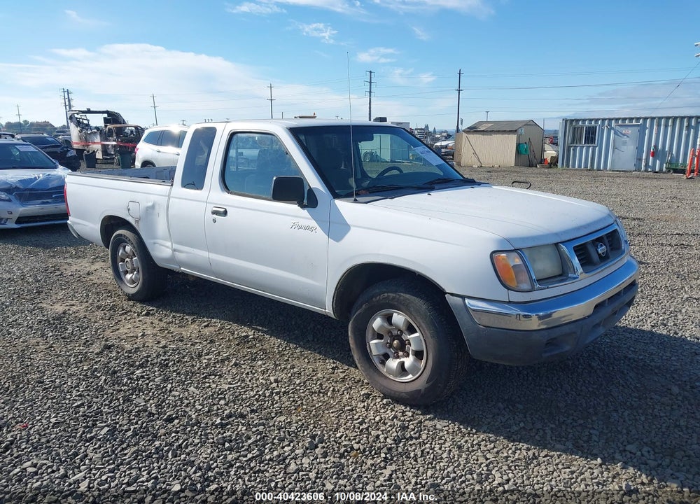 2000 NISSAN FRONTIER XE VIN: 1N6DD26S6YC424705