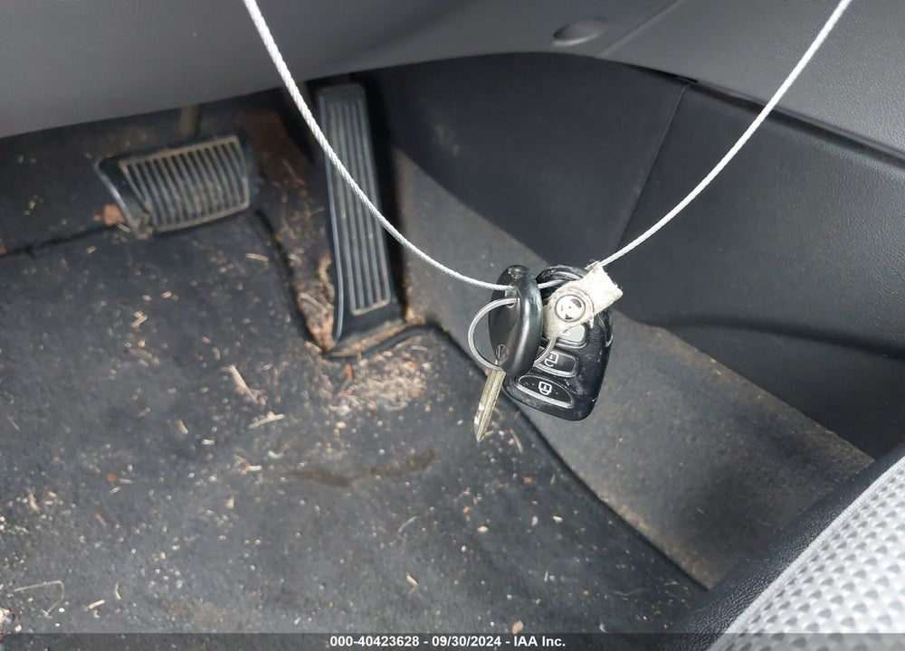 2013 HYUNDAI SONATA GLS VIN: 5NPEB4AC8DH636464