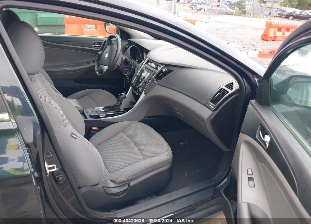 2013 HYUNDAI SONATA GLS VIN: 5NPEB4AC8DH636464