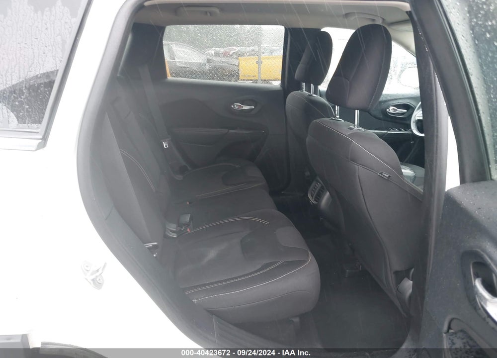 2015 JEEP CHEROKEE LATITUDE VIN: 1C4PJLCB3FW694814