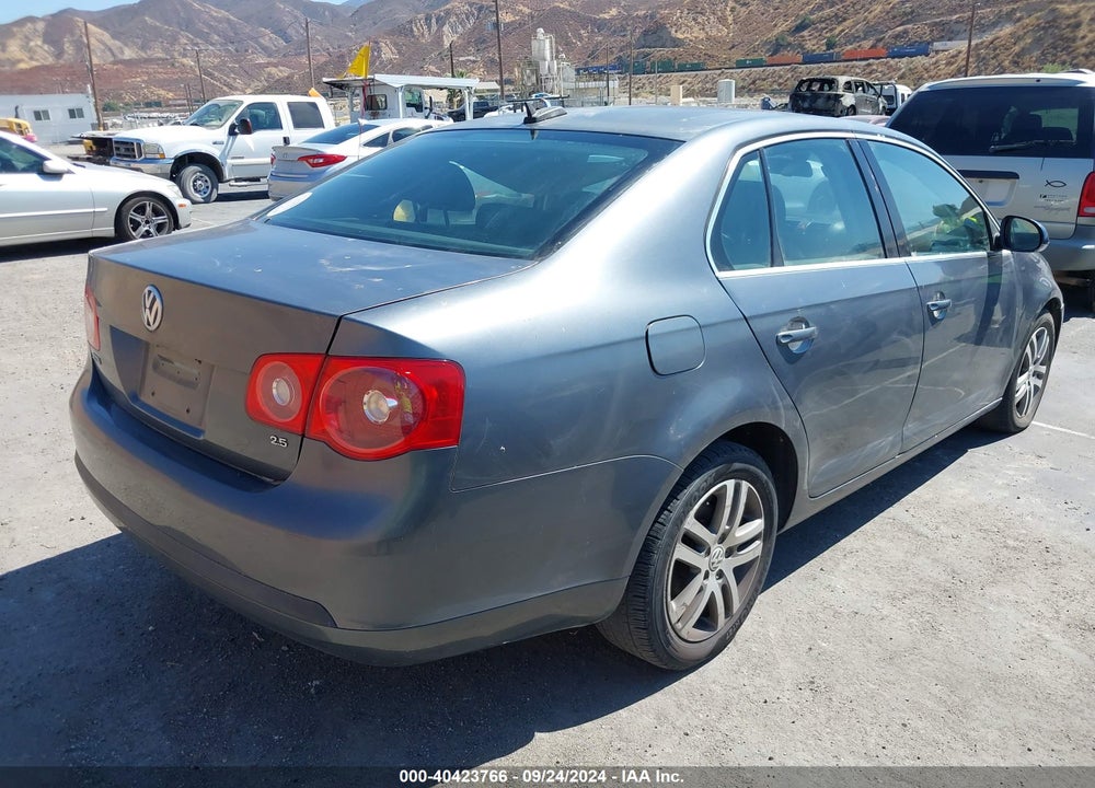 2005 VOLKSWAGEN JETTA 2.5 VIN: 3VWDG71K25M604642