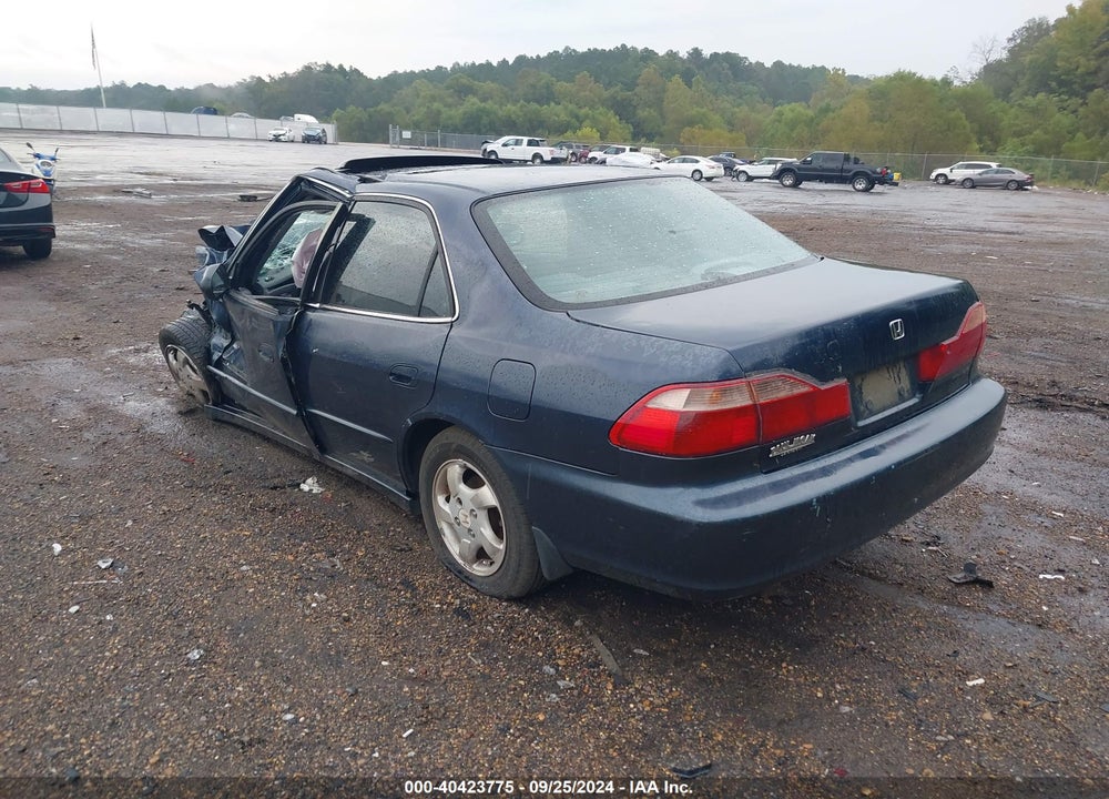 2000 HONDA ACCORD EX VIN: 1HGCG5658YA113758