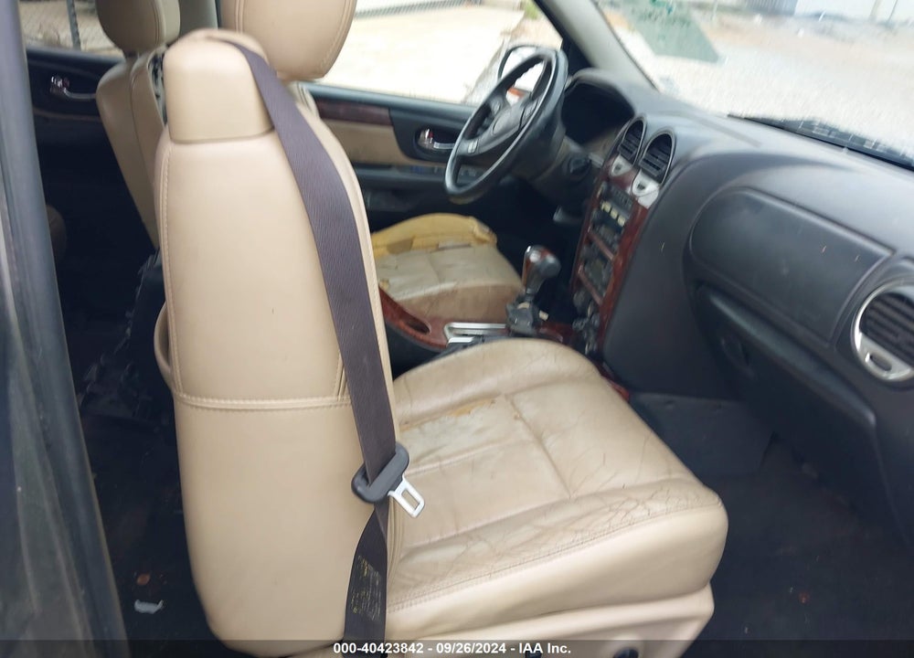 2005 GMC ENVOY SLT VIN: 1GKDT13SX52146367