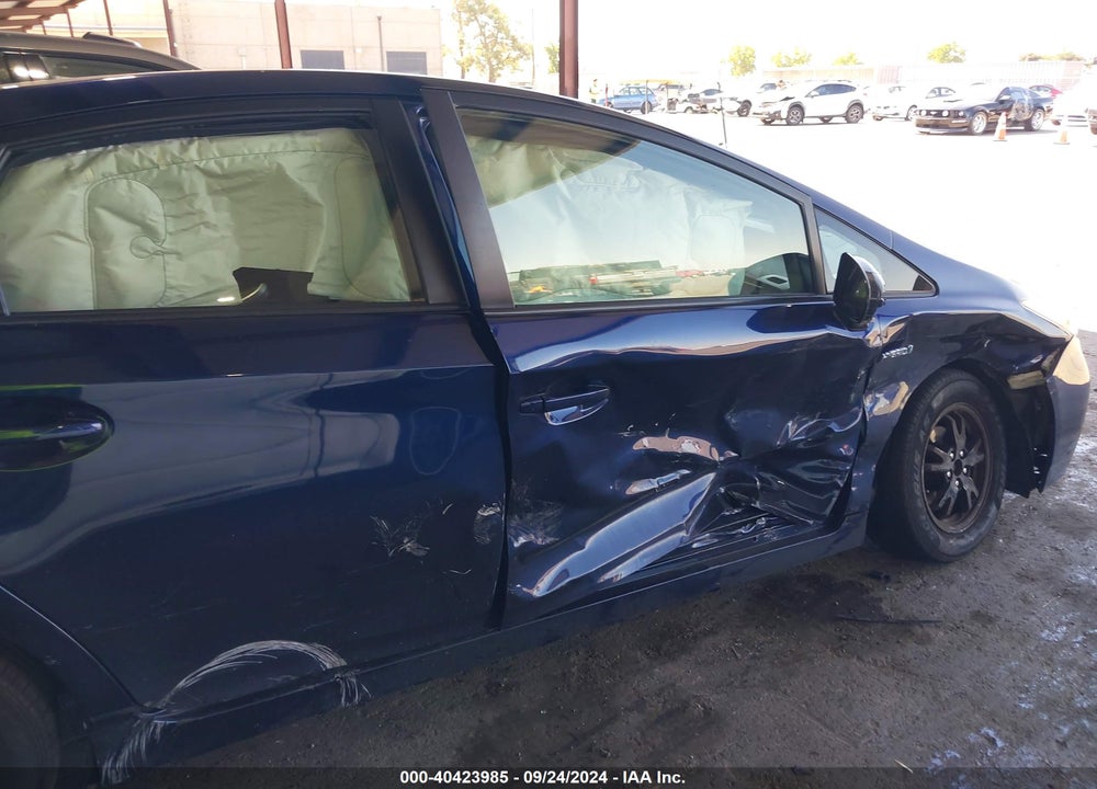 2015 TOYOTA PRIUS TWO VIN: JTDKN3DU7F0477350