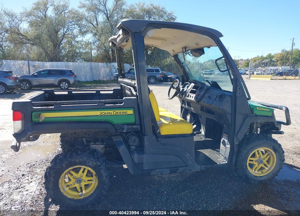 2019 JOHN DEERE XUV835M GATOR VIN: 1M0865MDHKM020007