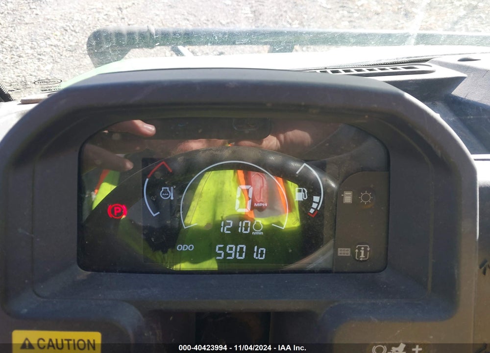 2019 JOHN DEERE XUV835M GATOR VIN: 1M0865MDHKM020007