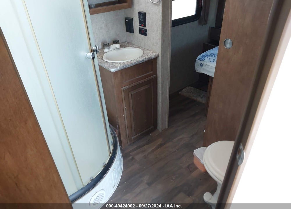 2017 WILDCAT TRAVEL TRAILER VIN: 5ZT2WCWB1HB400410