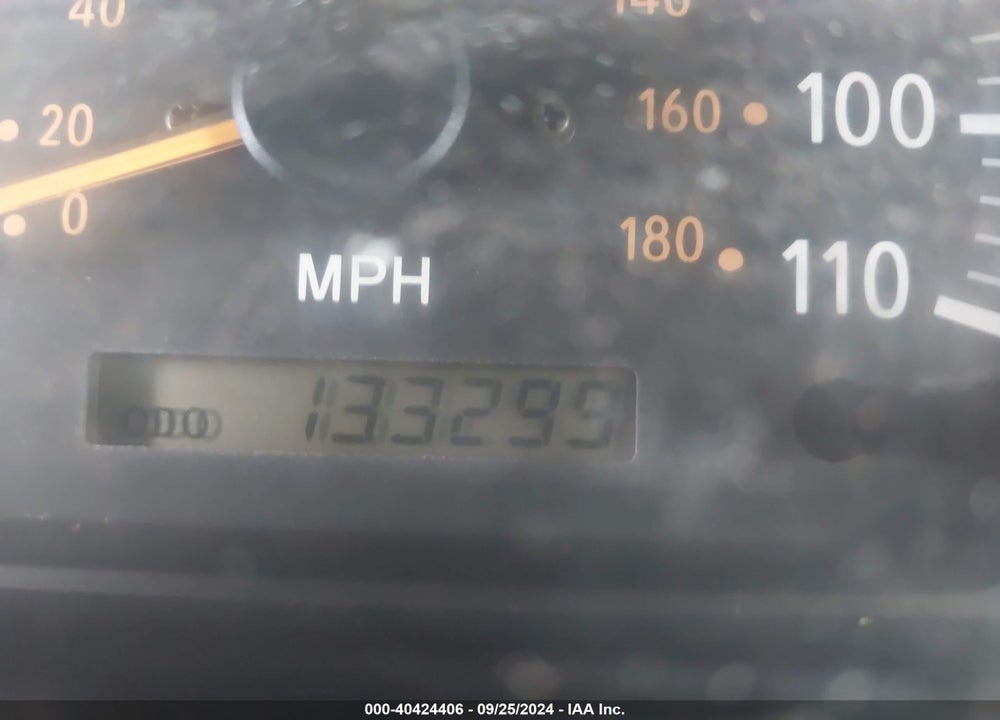 2000 TOYOTA TUNDRA LTD V8 VIN: 5TBBT4819YS122412