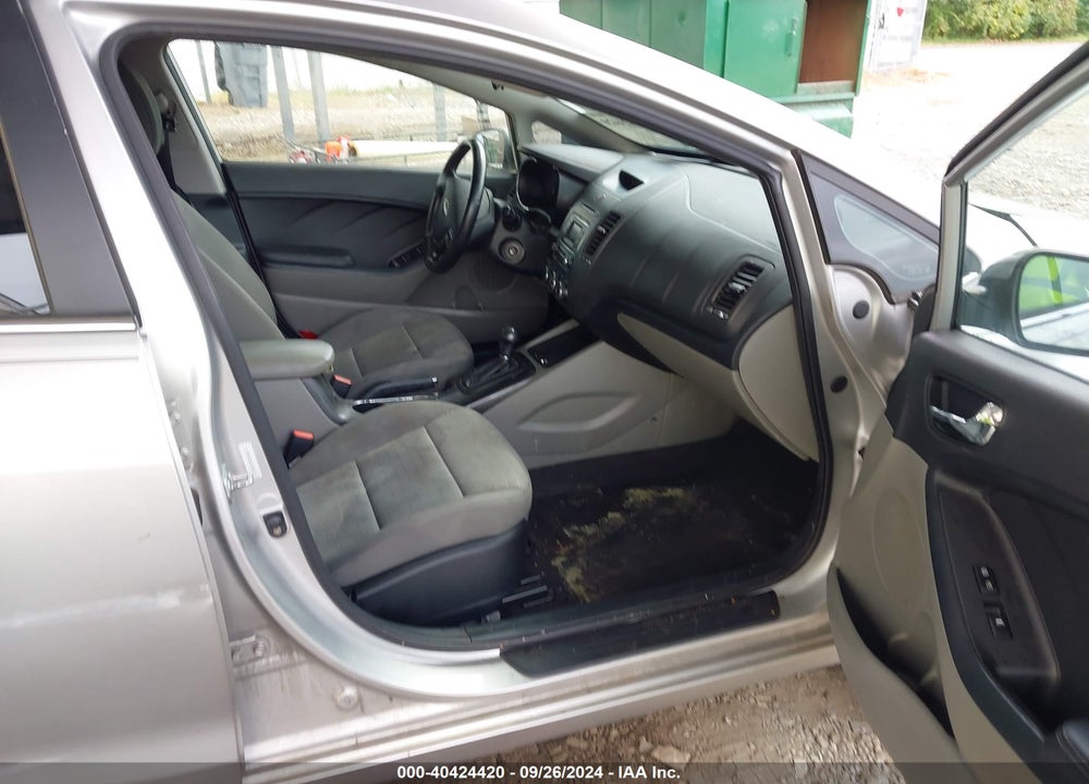 2015 KIA FORTE EX VIN: KNAFX4A86F5262325