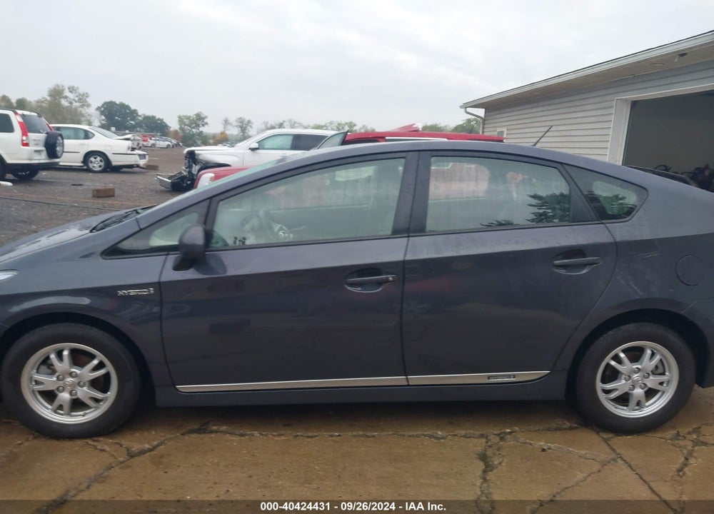 2011 TOYOTA PRIUS THREE VIN: JTDKN3DU0B0323024