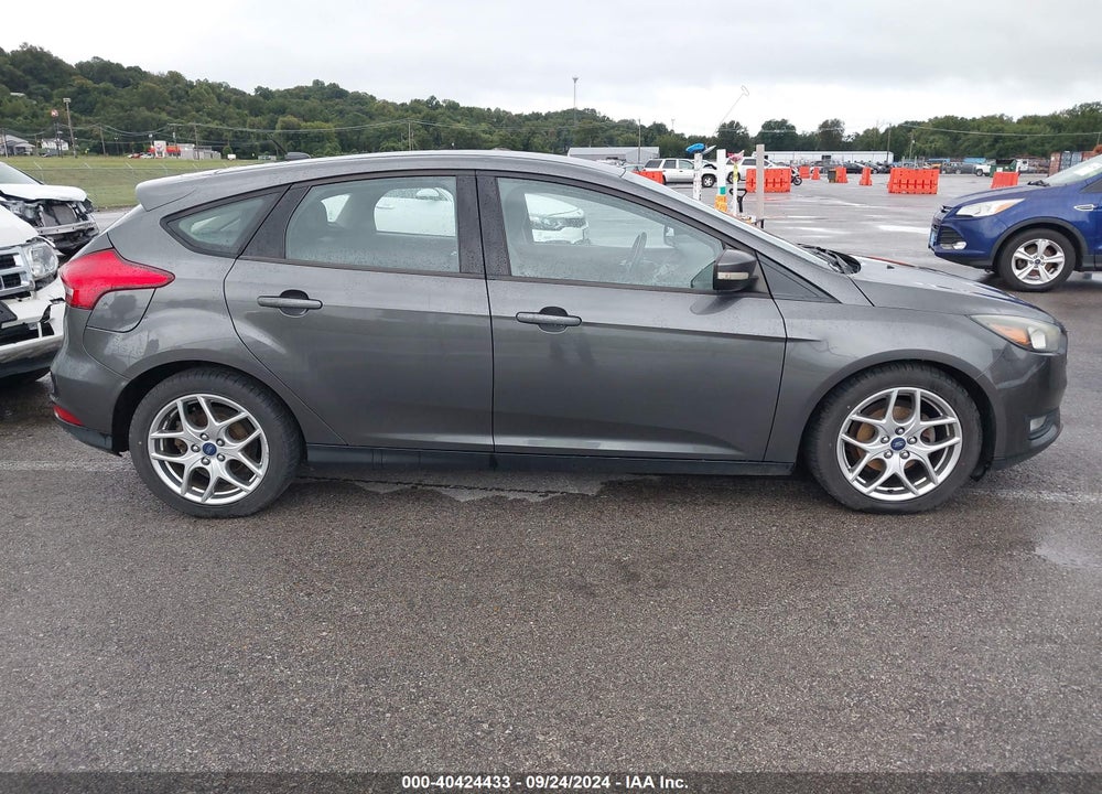 2015 FORD FOCUS SE VIN: 1FADP3K23FL254795