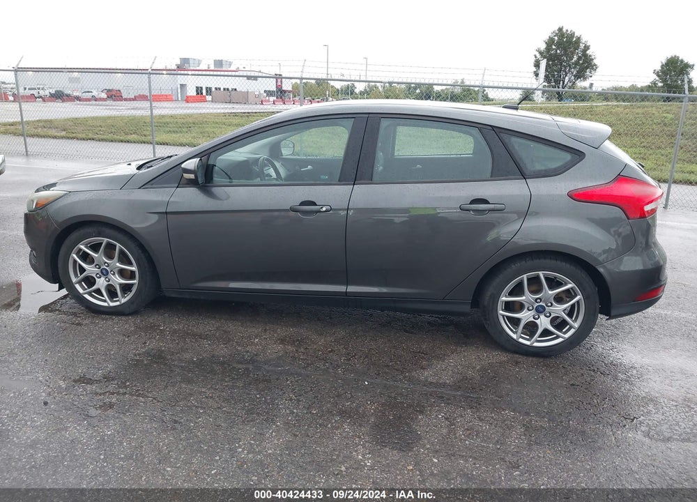 2015 FORD FOCUS SE VIN: 1FADP3K23FL254795