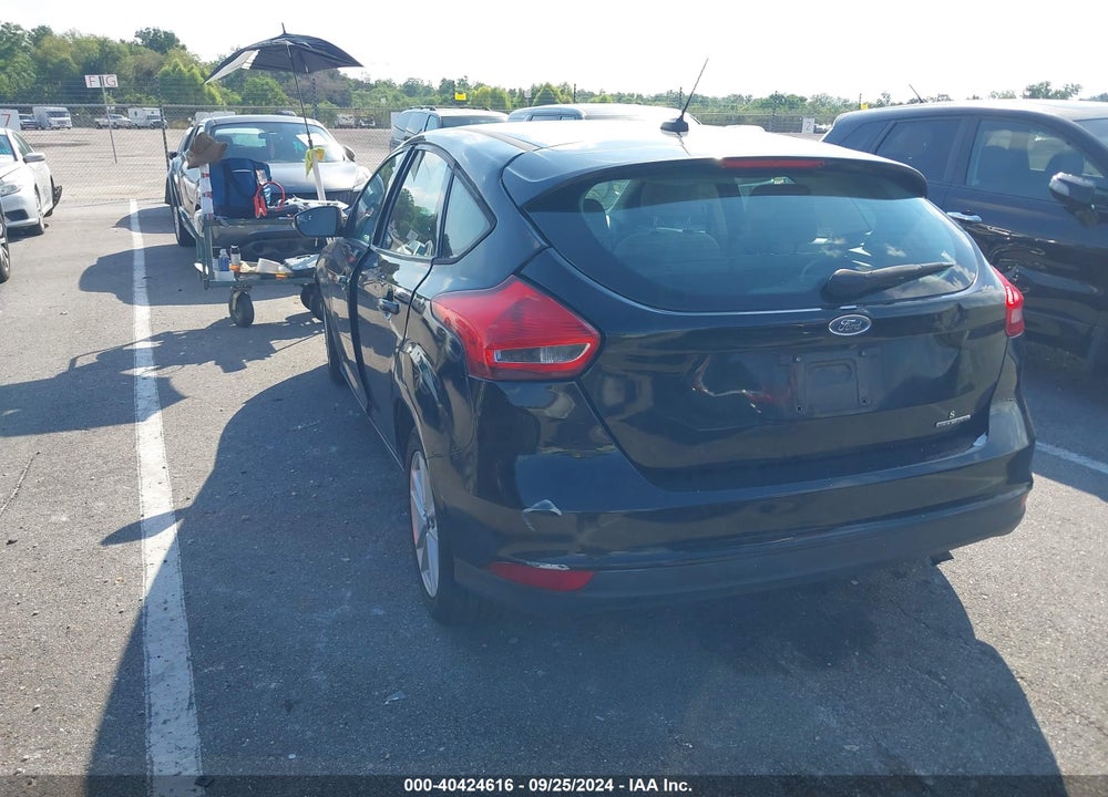 2015 FORD FOCUS SE VIN: 1FADP3K24FL227816