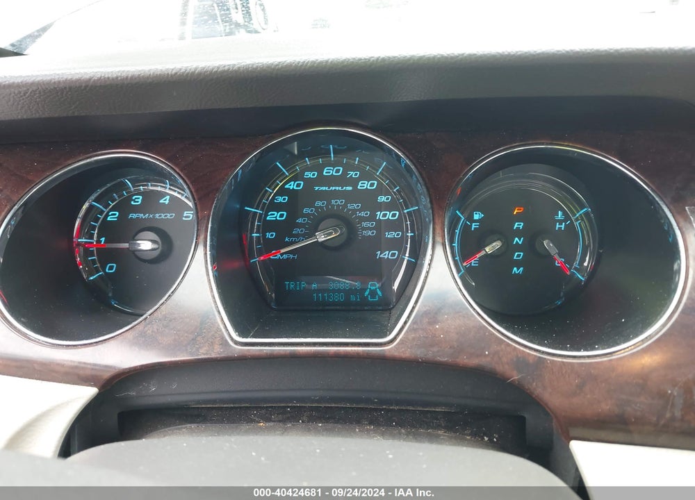 2010 FORD TAURUS SEL VIN: 1FAHP2EW2AG111042