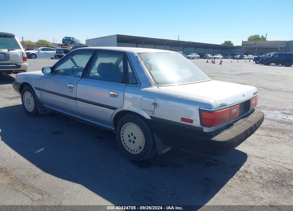 1989 TOYOTA CAMRY DLX VIN: JT2SV21J5K0016882