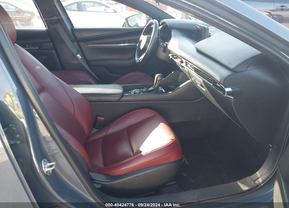 2022 MAZDA 3 CARBON EDITION VIN: JM1BPALL3N1501904