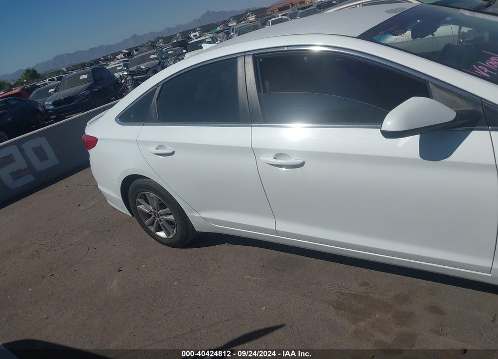 2017 HYUNDAI SONATA SE VIN: 5NPE24AF0HH559377