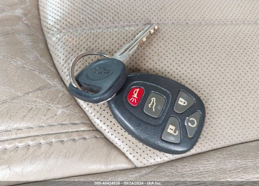 2011 CHEVROLET TRAVERSE LTZ VIN: 1GNKRLED2BJ194868