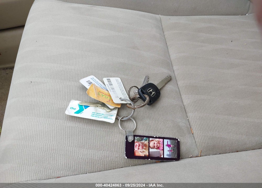 2003 HONDA CIVIC LX VIN: 2HGES15583H547030