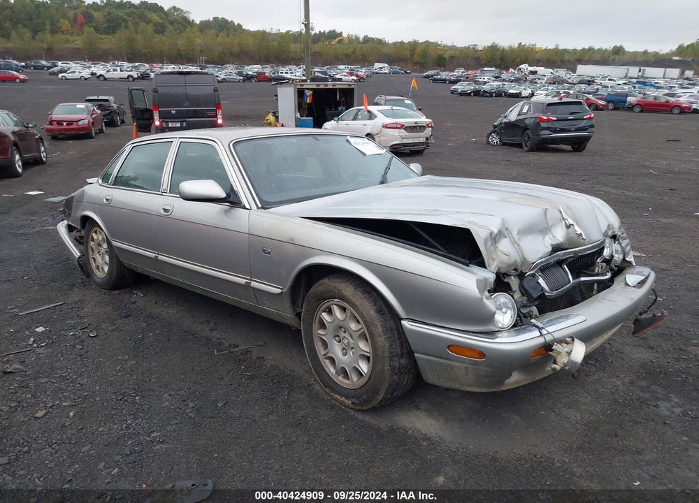 1998 JAGUAR XJ8 VIN: SAJHX1241WC852516