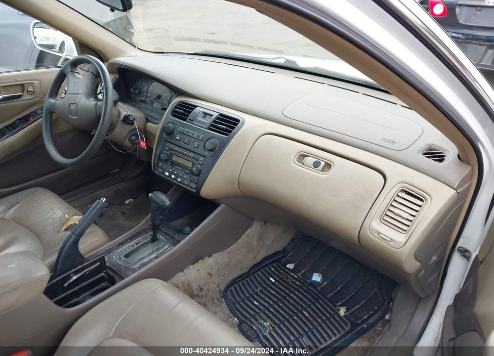 2002 HONDA ACCORD 2.3 EX/2.3 SE VIN: 1HGCG66802A136653