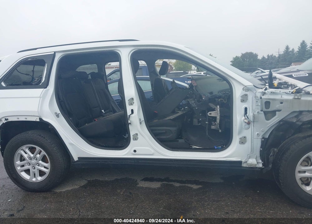 2022 JEEP GRAND CHEROKEE LAREDO 4X4 VIN: 1C4RJHAG7N8635658