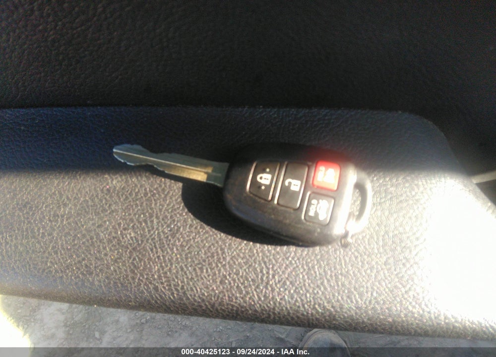2017 TOYOTA CAMRY LE VIN: 4T1BF1FK2HU741241