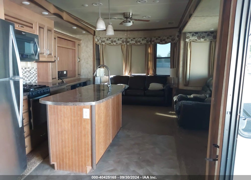 2016 CEDAR CREEK COTTAGE VIN: 4X4TCRS20GS214373