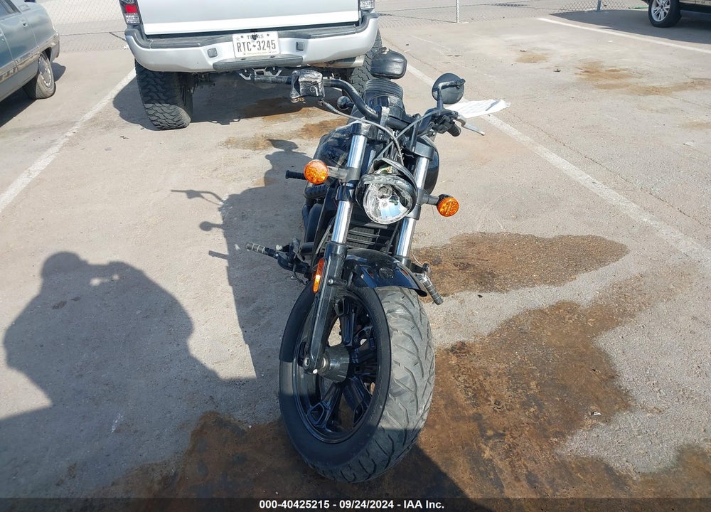 2023 INDIAN MOTORCYCLE CO. SCOUT BOBBER SIXTY VIN: 56KMTB114P3192795
