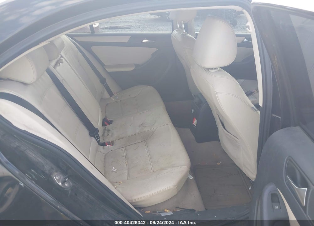 2011 VOLKSWAGEN JETTA 2.5L SE VIN: 3VWDX7AJ0BM056255