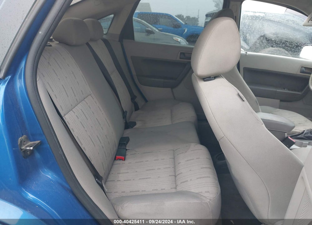 2010 FORD FOCUS SE VIN: 1FAHP3FN0AW274015