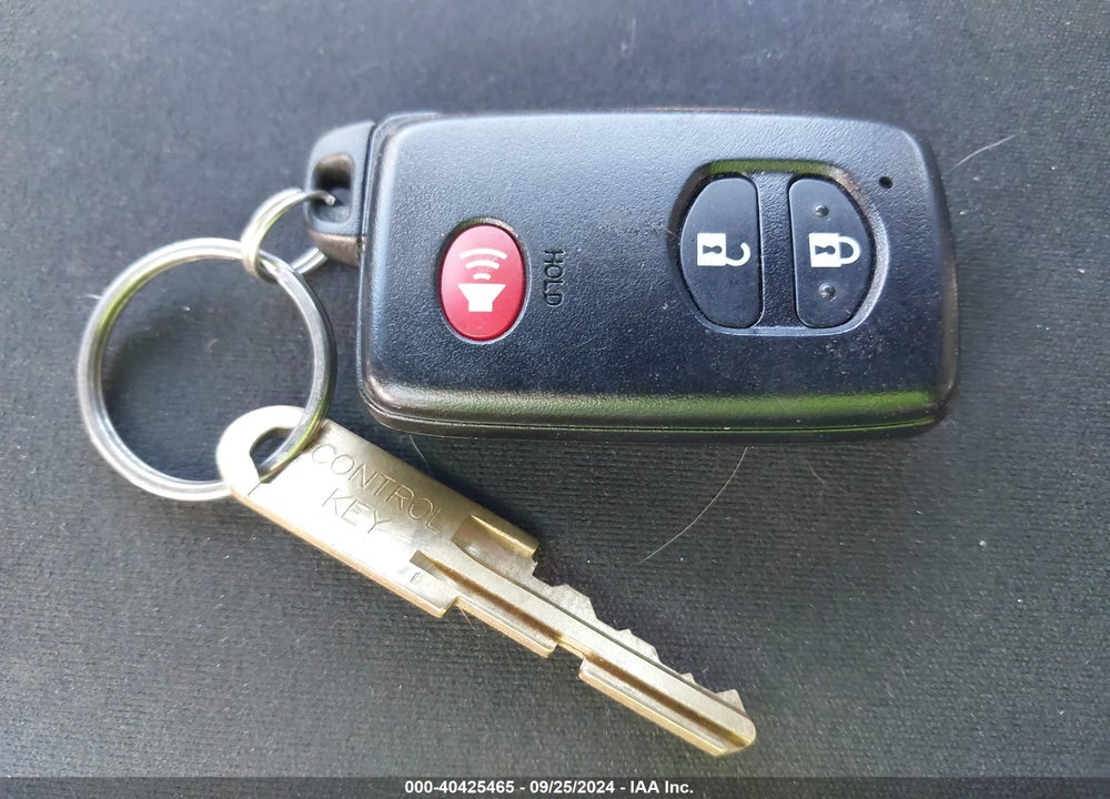 2014 TOYOTA PRIUS V THREE VIN: JTDZN3EU8E3294923